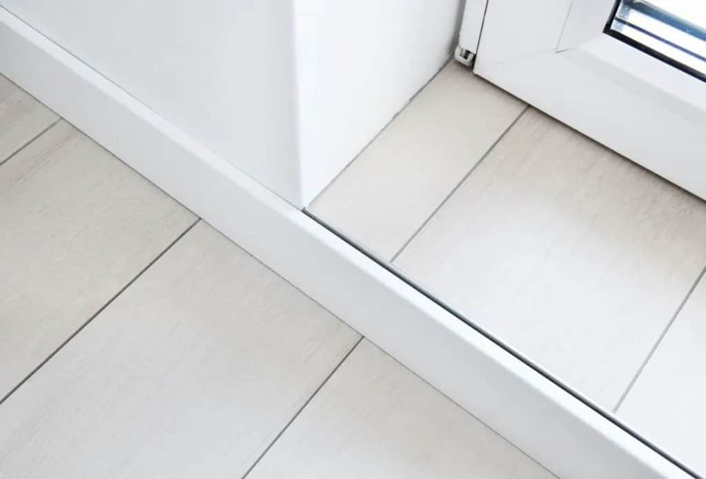 Listwy przypodłogowe MDF czy PCV - który wybór jest lepszy dla Ciebie?