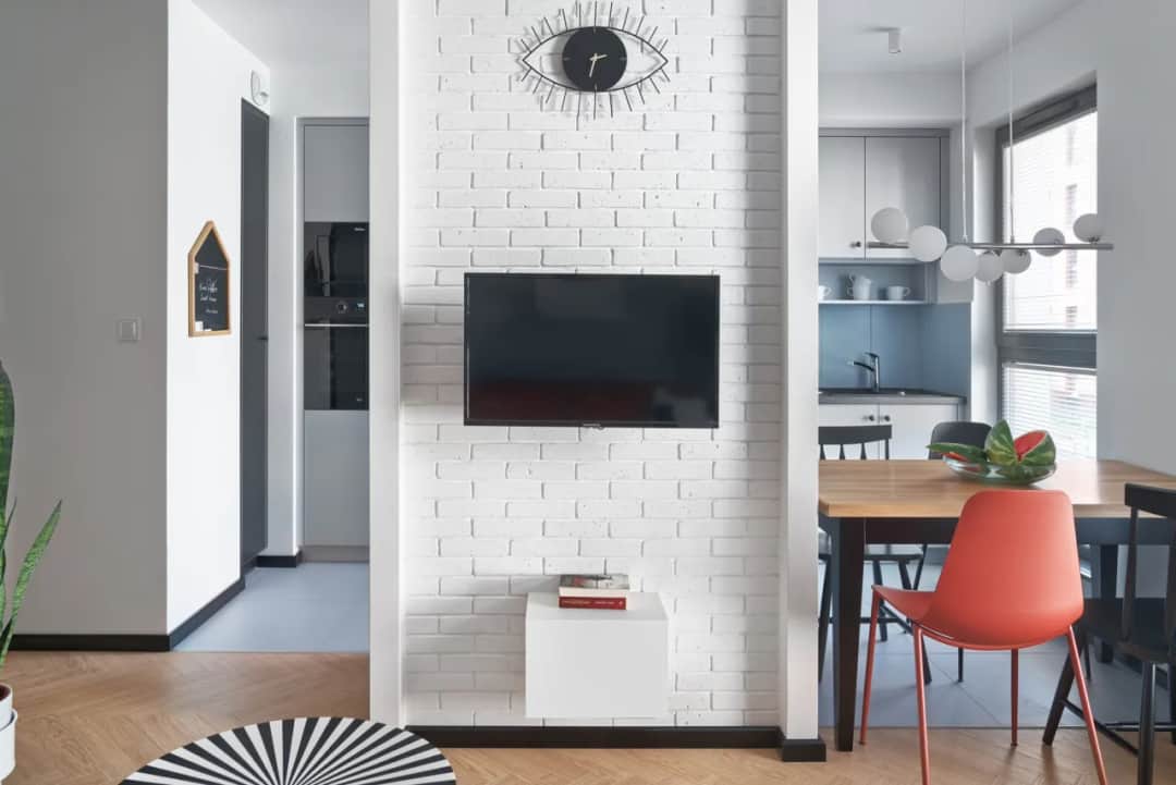 Jak umeblować salon z kuchnią, aby uniknąć chaosu i zyskać przestrzeń