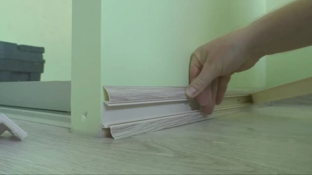 Jak kłaść listwy przypodłogowe - uniknij najczęstszych błędów montażu