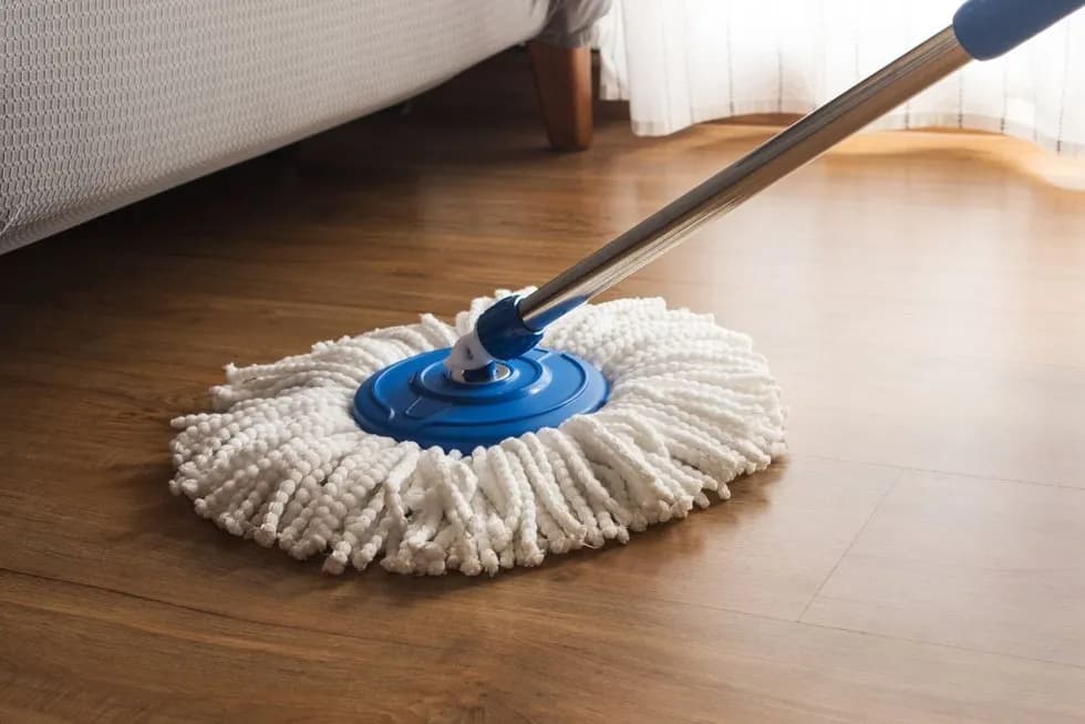 Czym myć panele laminowane, aby uniknąć ich uszkodzenia?