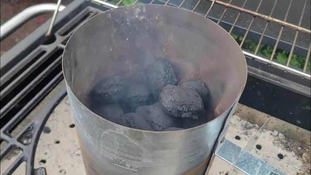 Jak skutecznie rozpalić grilla brykietem – uniknij błędów i ciesz się idealnym ogniem